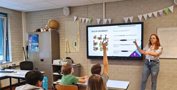 Maaslandcollege ontvangt opnieuw senior-certificering voor tweetalig onderwijs op alle niveaus